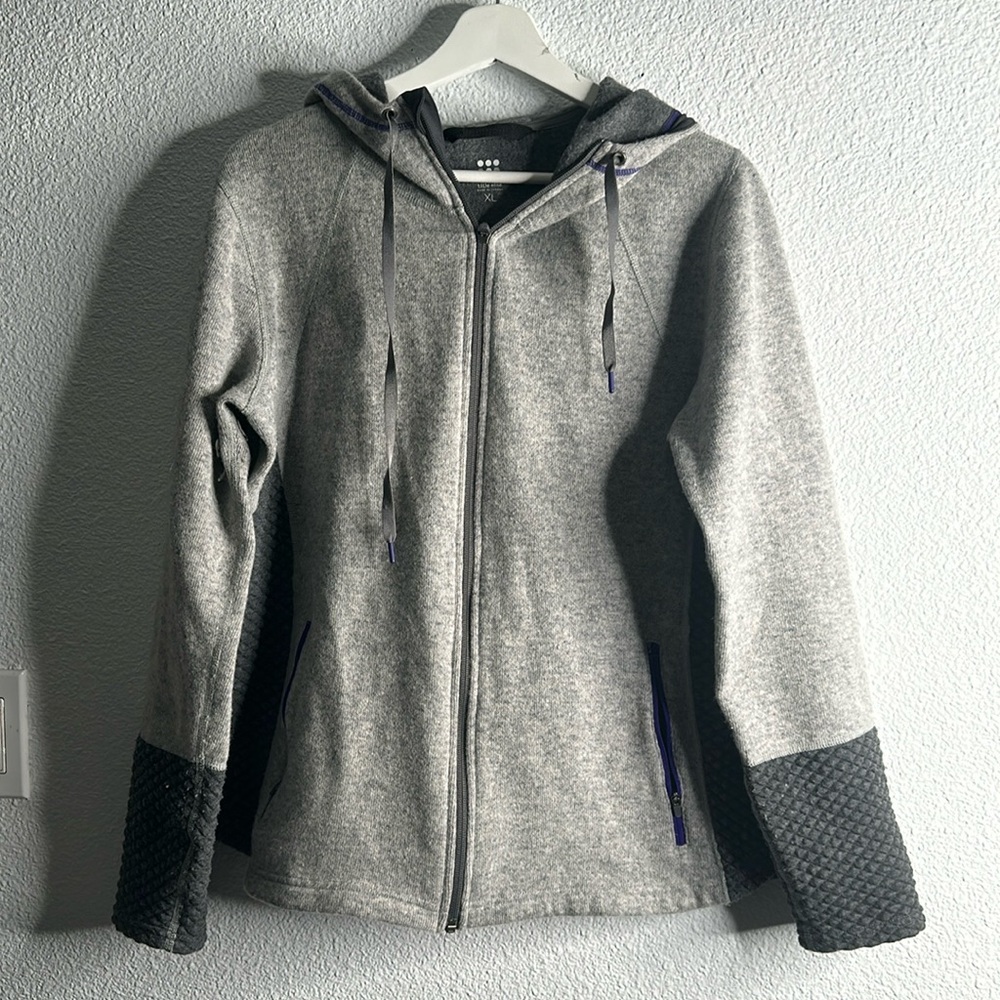 Title nine wool blend gray zip up fleece jacket  size xL